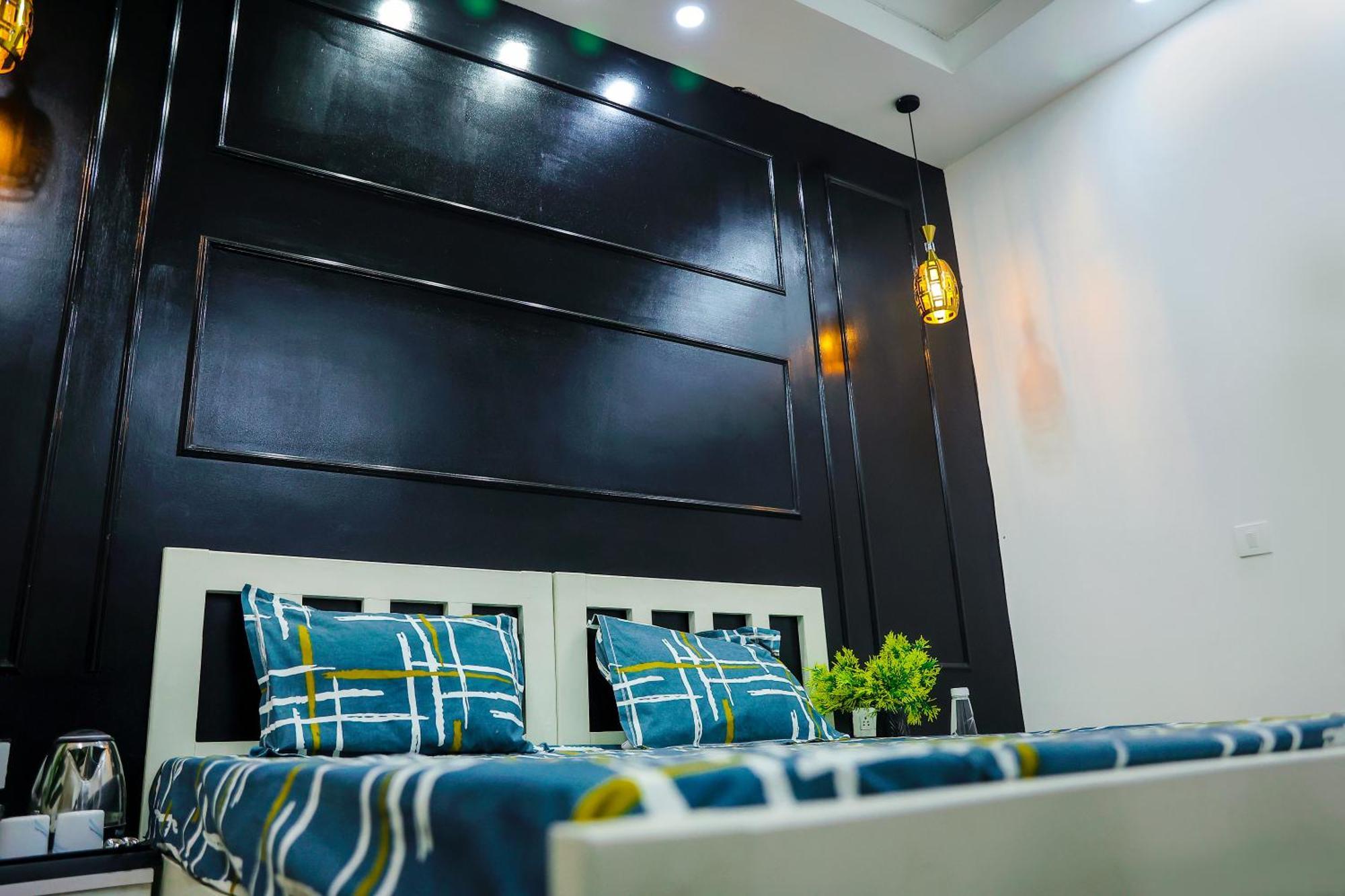 Agrah Stay - Kasa Lusso Stay Faridabad Bagian luar foto