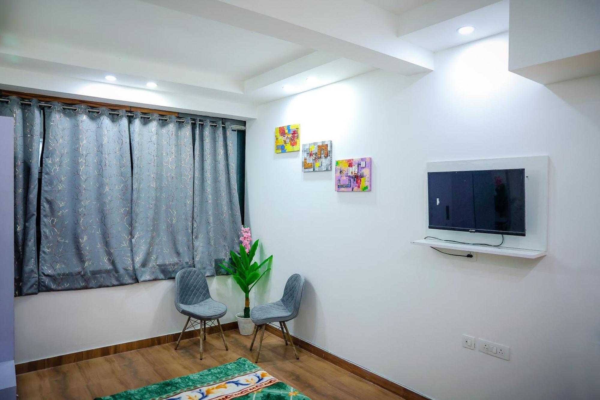 Agrah Stay - Kasa Lusso Stay Faridabad Bagian luar foto