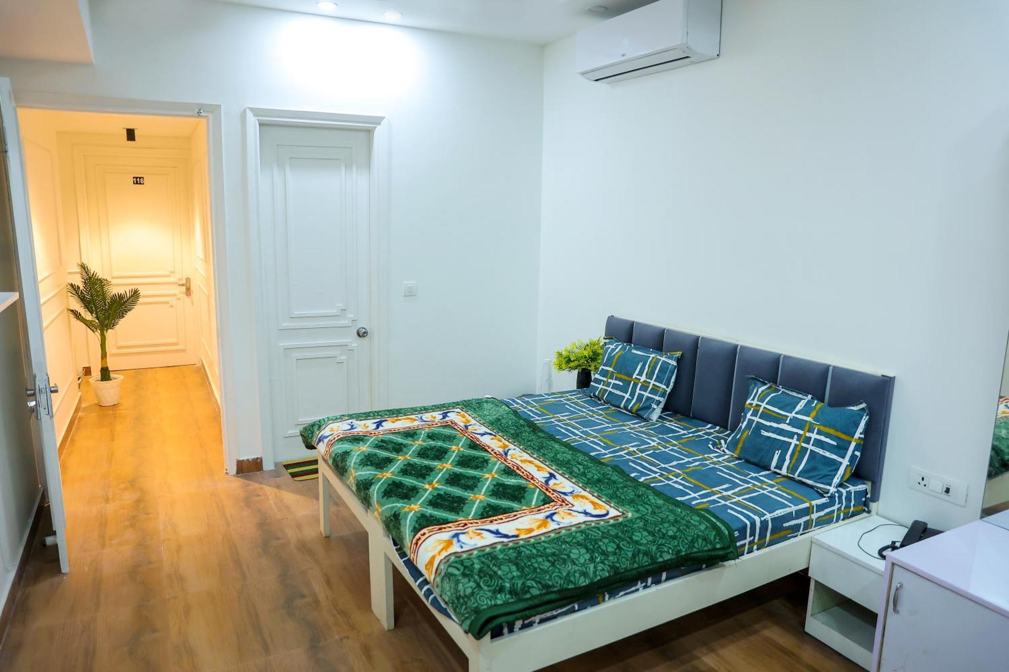 Agrah Stay - Kasa Lusso Stay Faridabad Bagian luar foto