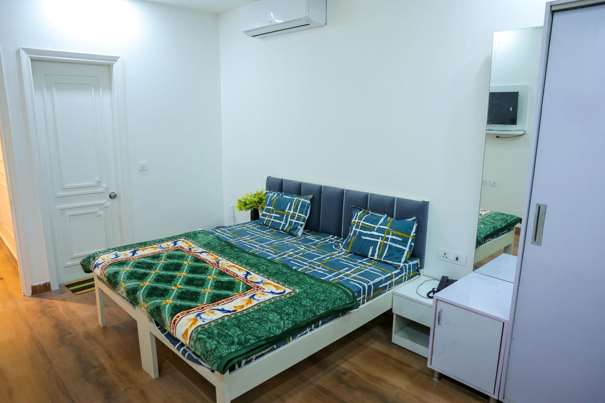 Agrah Stay - Kasa Lusso Stay Faridabad Bagian luar foto