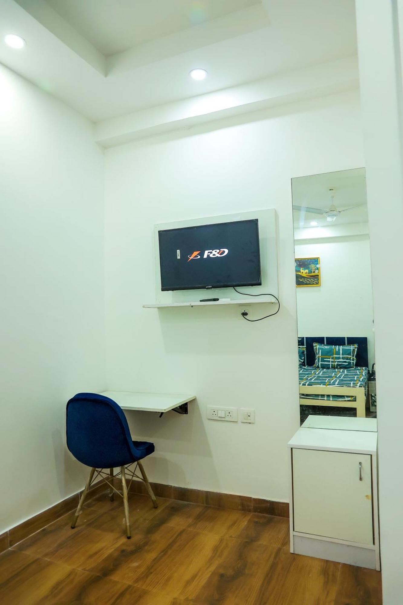Agrah Stay - Kasa Lusso Stay Faridabad Bagian luar foto